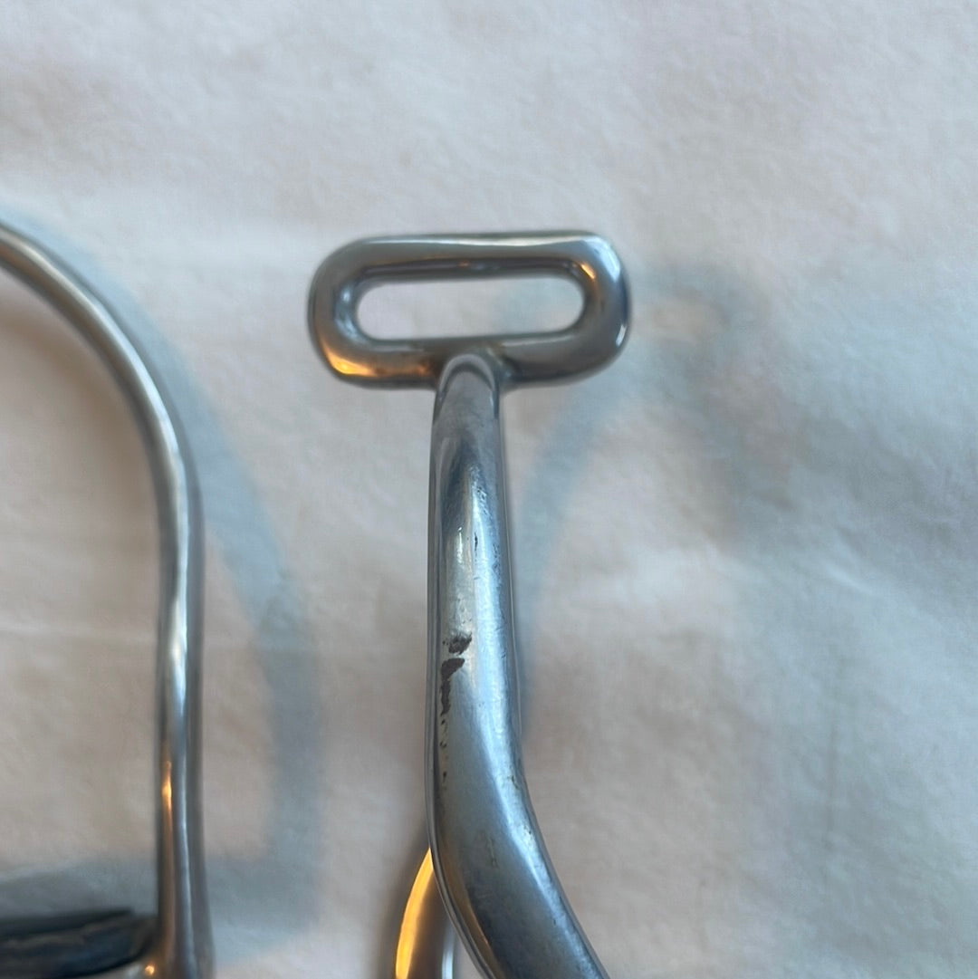 Twisted Top Stirrup Irons