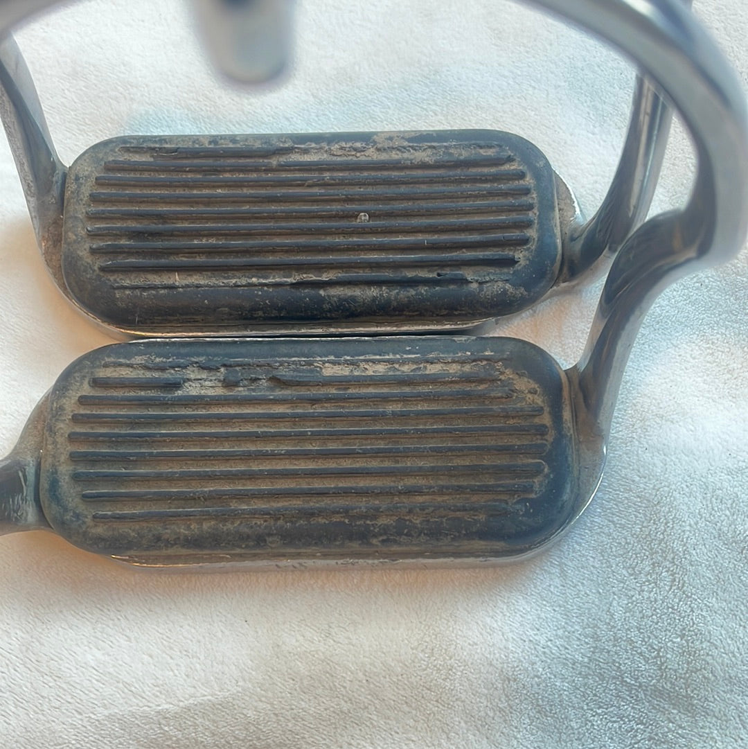 Twisted Top Stirrup Irons