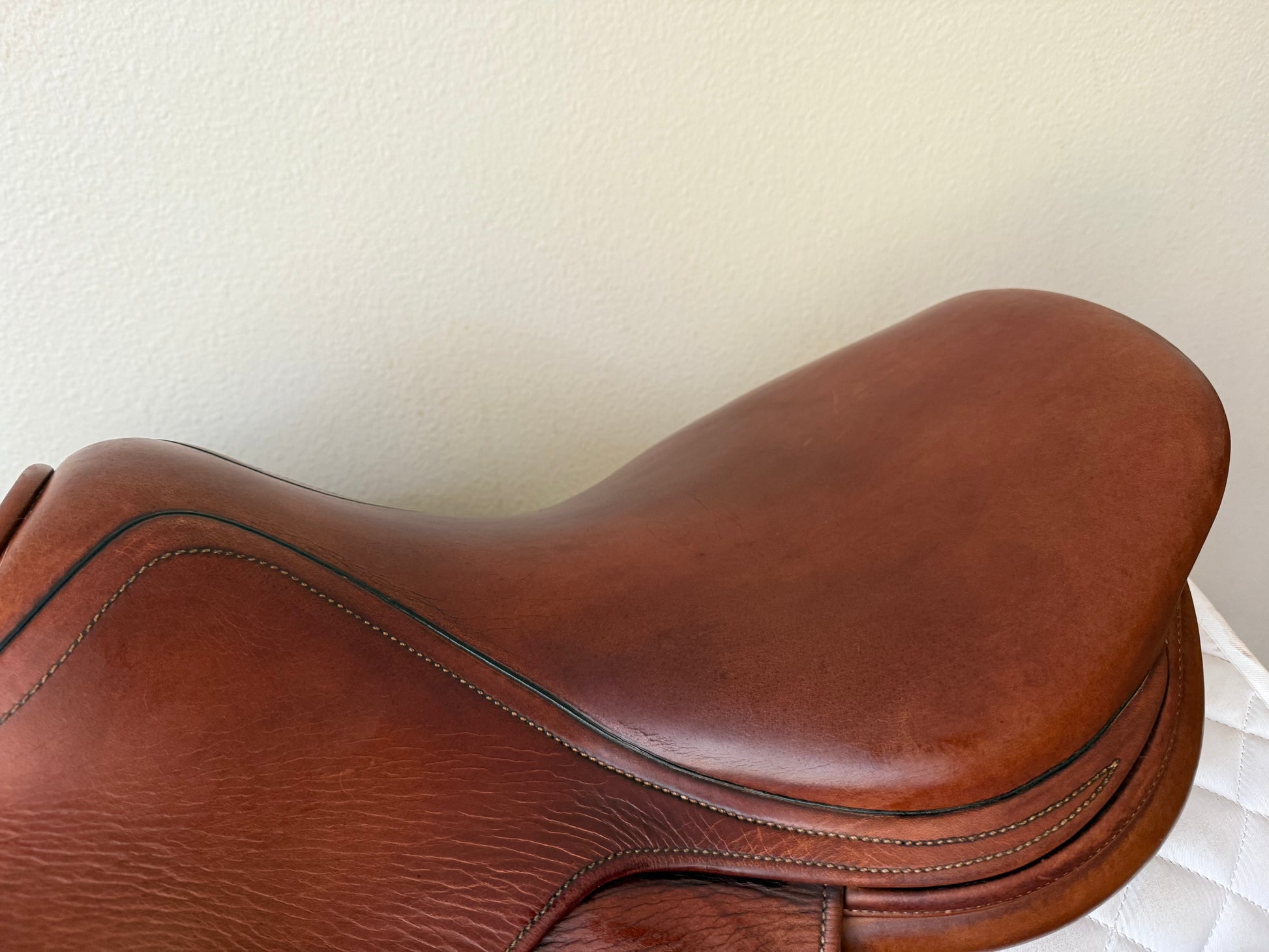 Antares 17" Saddle 2L Flap
