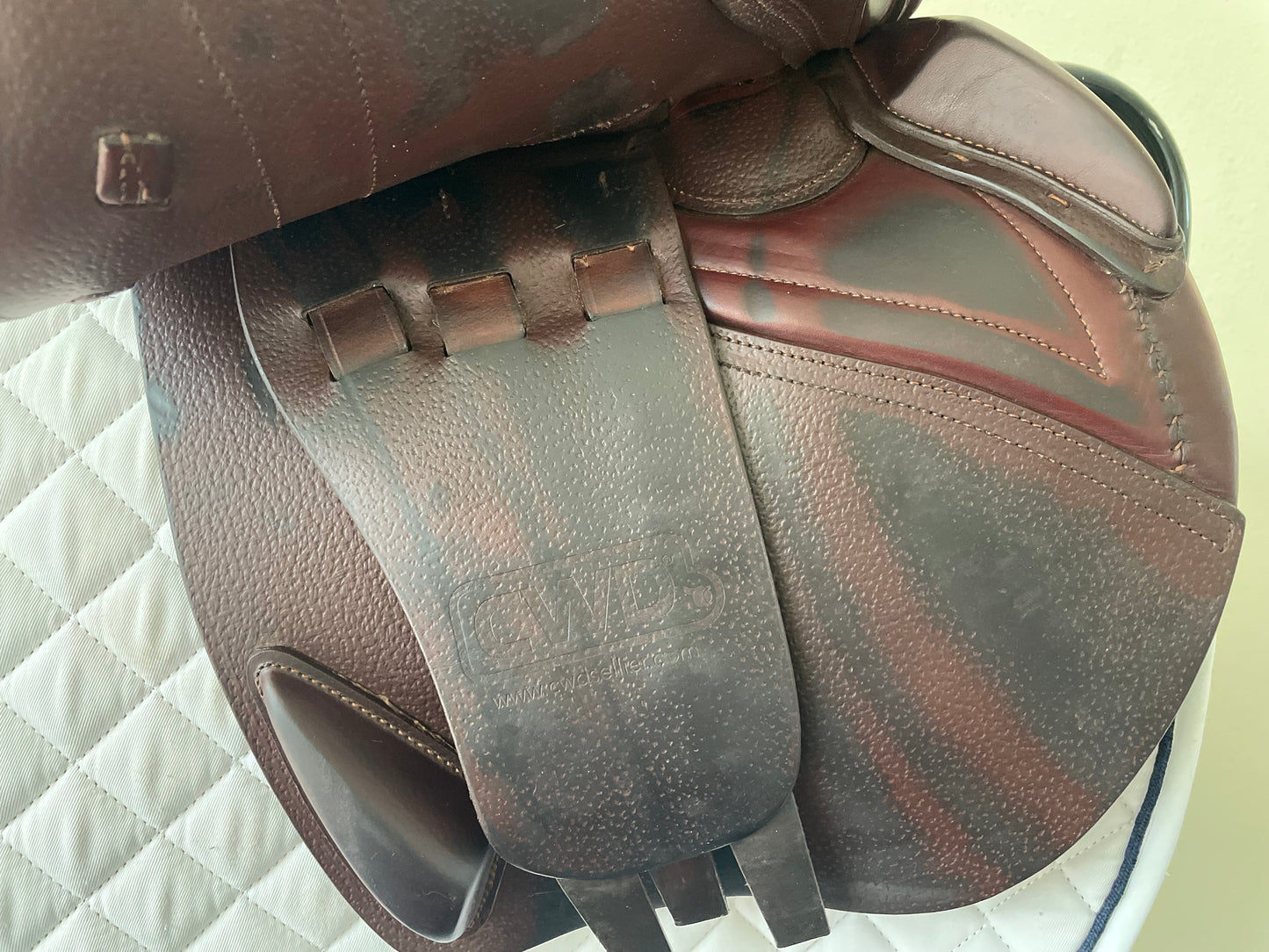 CWD Saddle SE01 17" Seat 3L Flap
