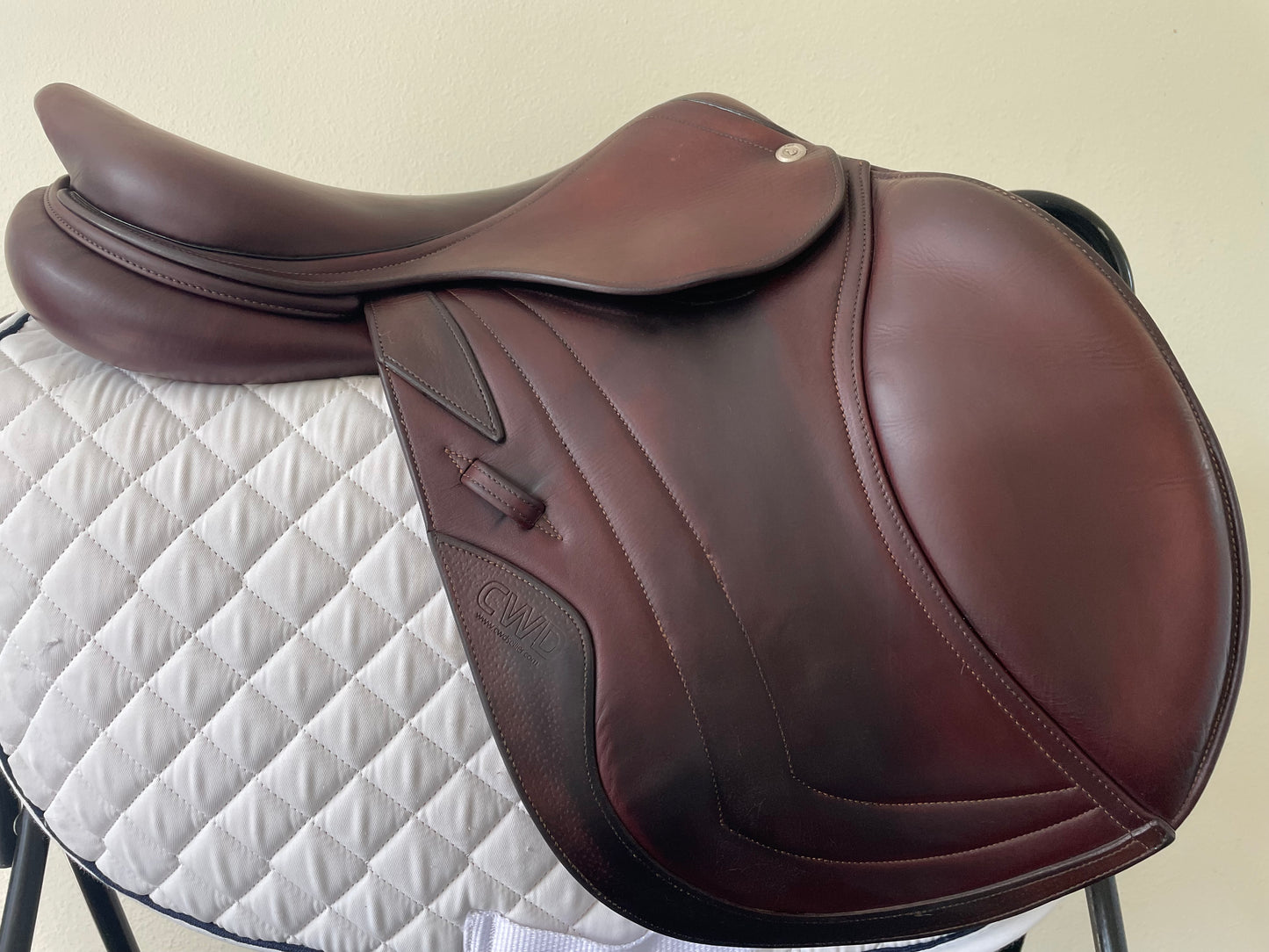 CWD Saddle SE01 17" Seat 3L Flap