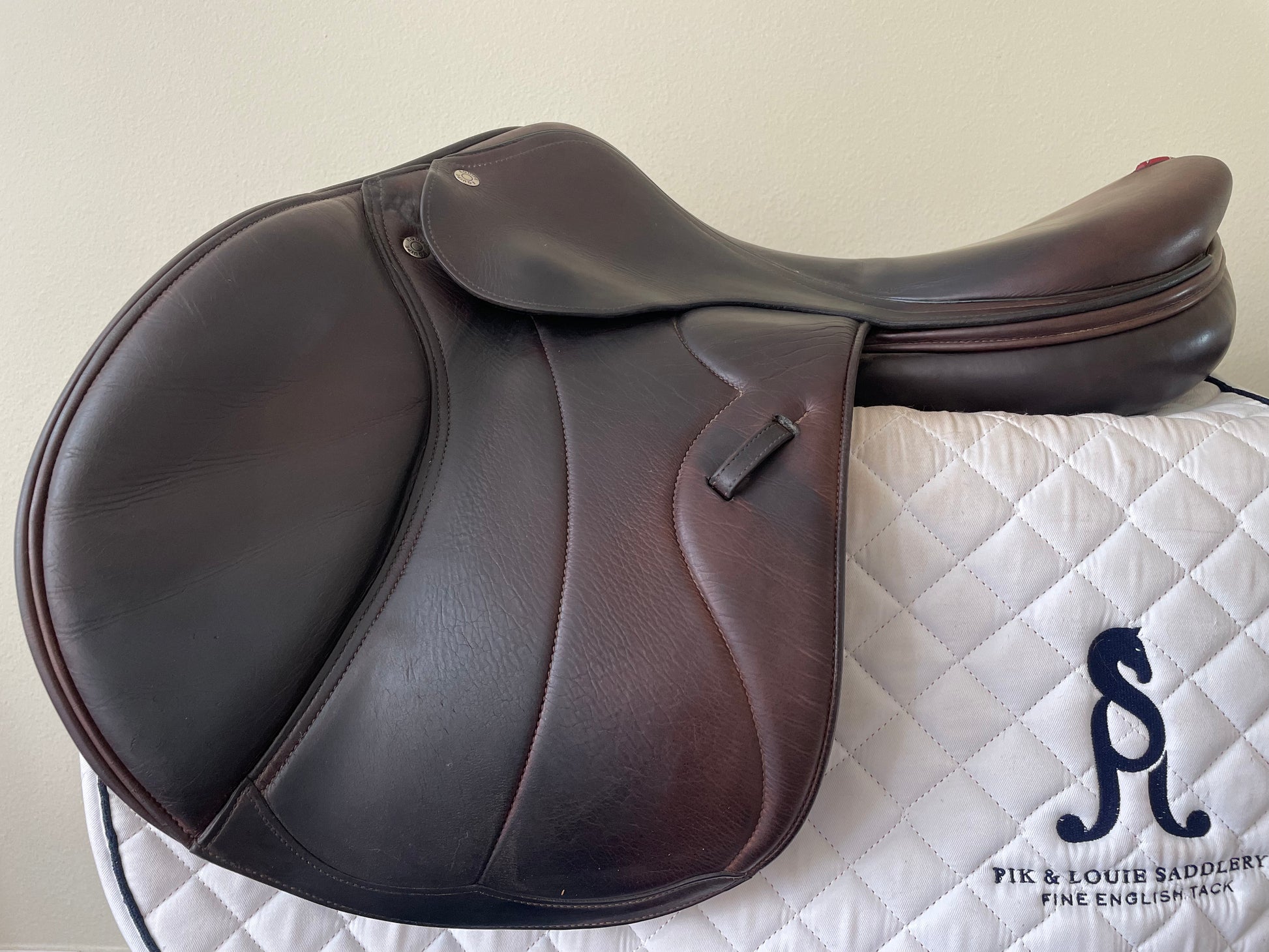17.5" Equipe Synergy Saddle