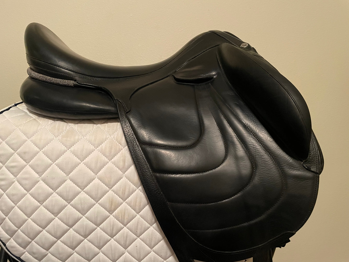 18.5 - 2020 Devoucoux Harmonie Dressage, 1A (Short Flap), Full Calf, *Bling* - Gorgeous!