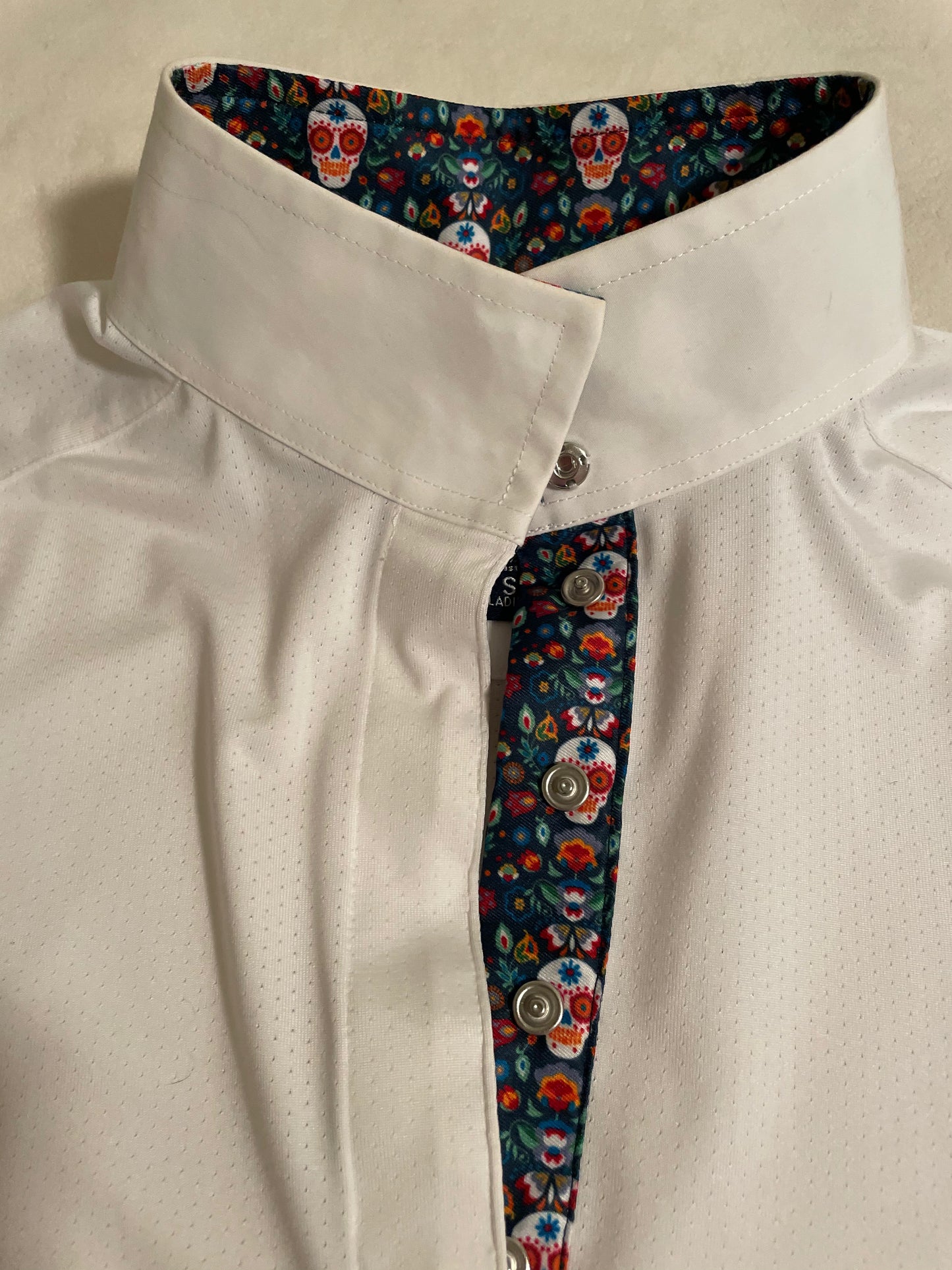 Essex Classics “Day of the Dead”, Size Small - Excellent Condition