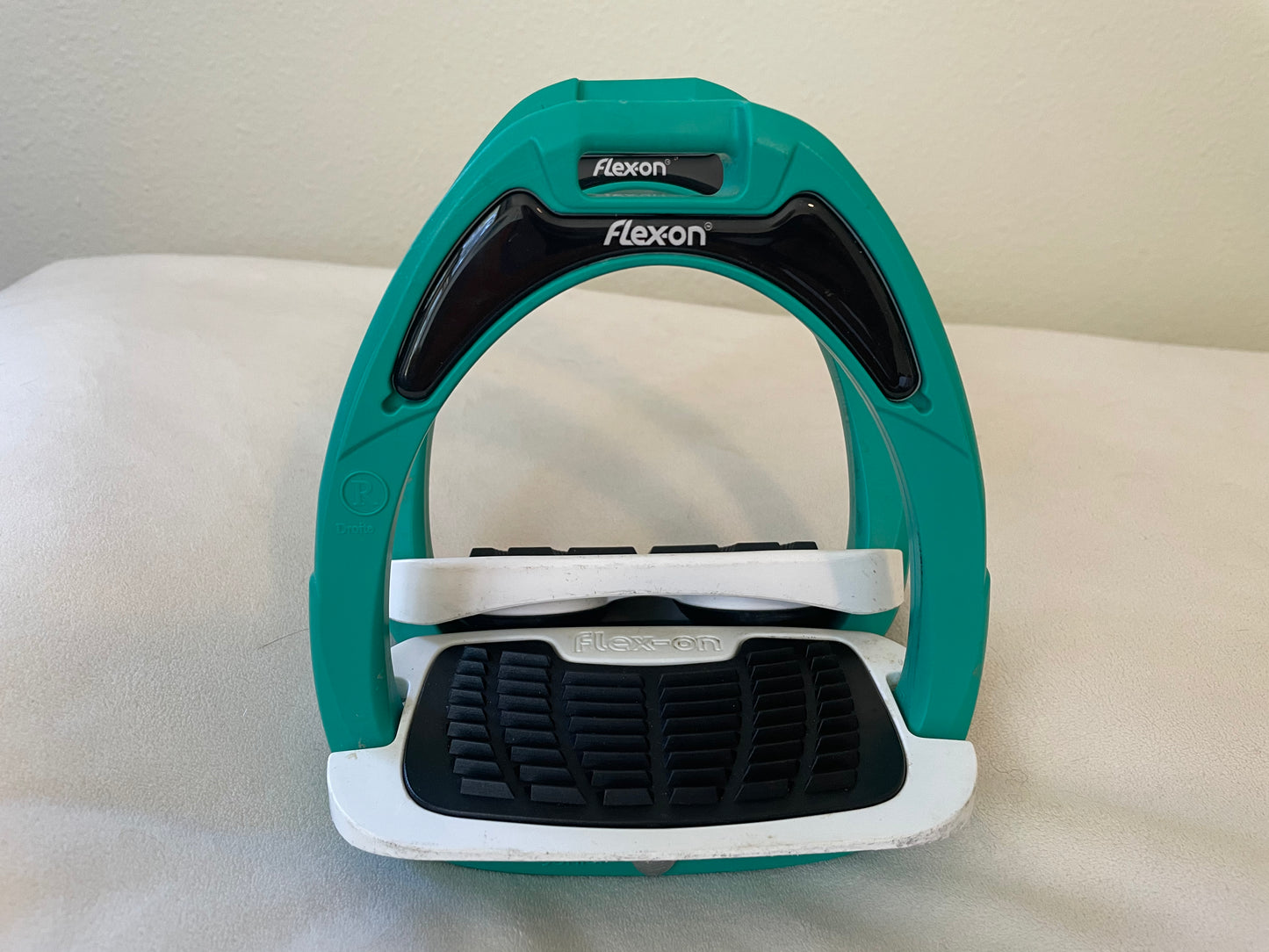 Flex-On Junior Angled Stirrups - 4.75” Wide