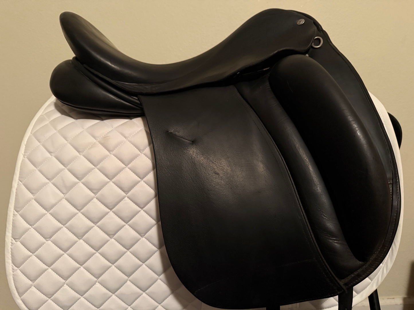 17.5 - 2007 Custom Saddlery Wolfgang Solo Dressage - Good Condition