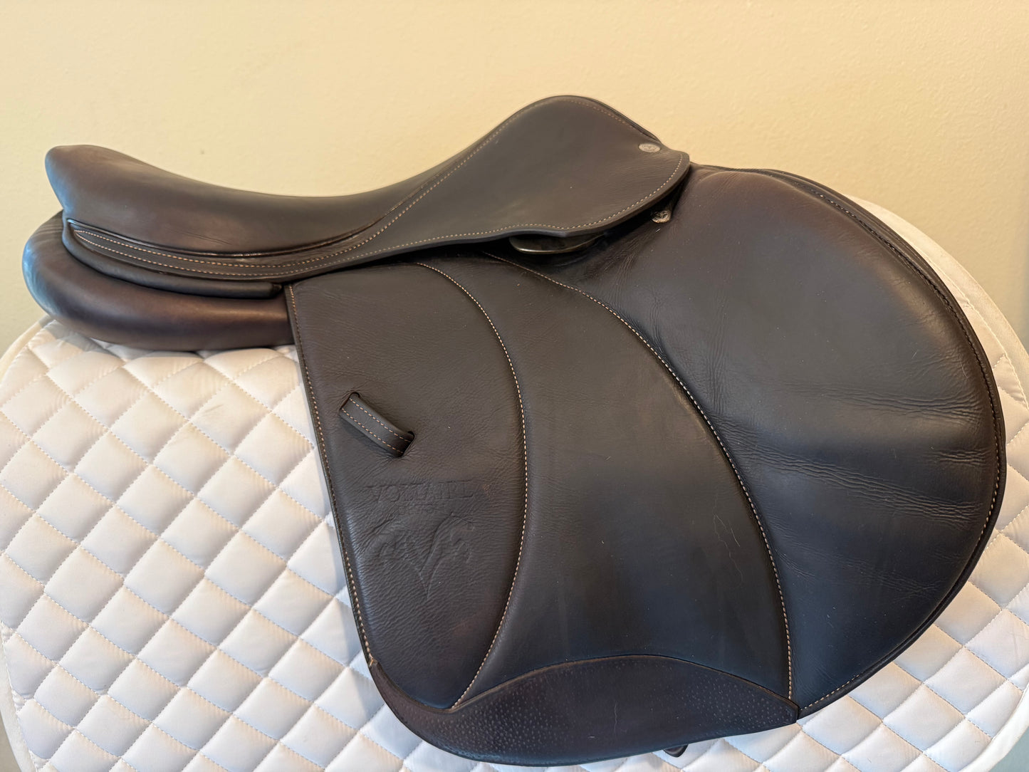 17" - 2022 Voltaire Palm Beach, 2A Flap, Pro Panel w/ D10, Second Skin, Buffalo - Very Nice!