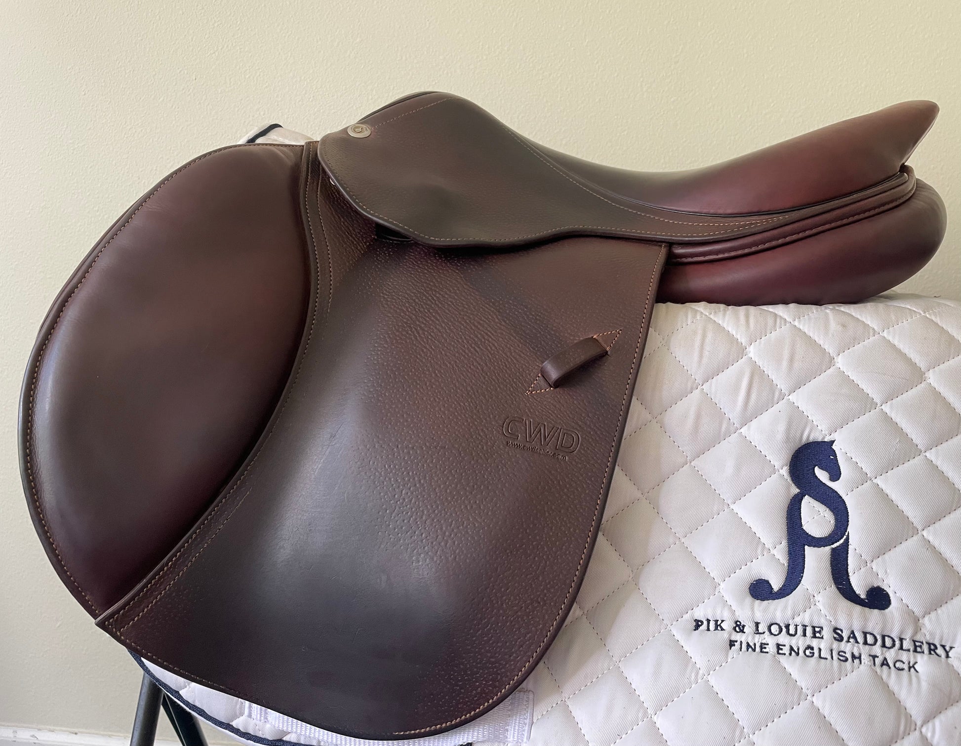 CWD Saddle SE01 17" 2L