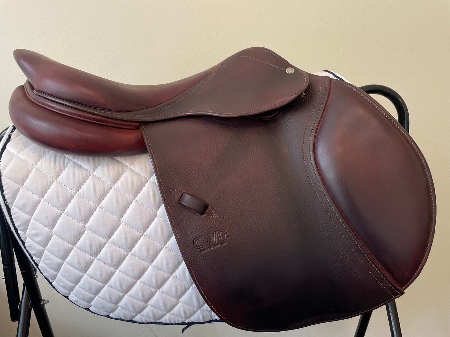 CWD SE01 Saddle 17" Seat 2L Flap