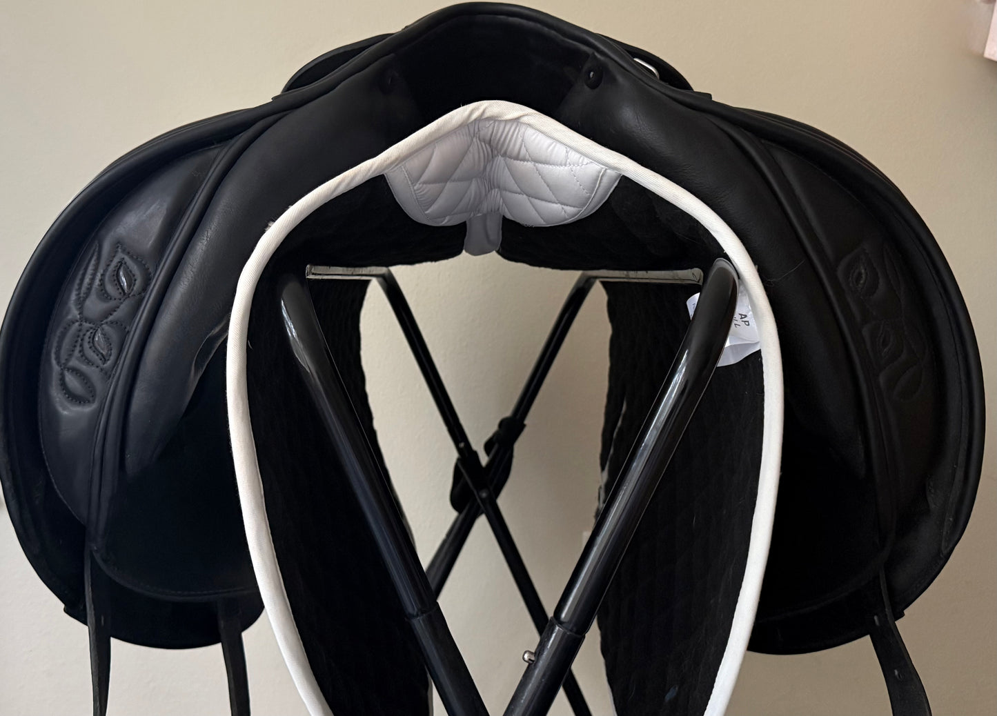 17 - 2021 Prestige X-Helen Dressage, Normal Flap, 33cm Tree - Pristine Condition!!!