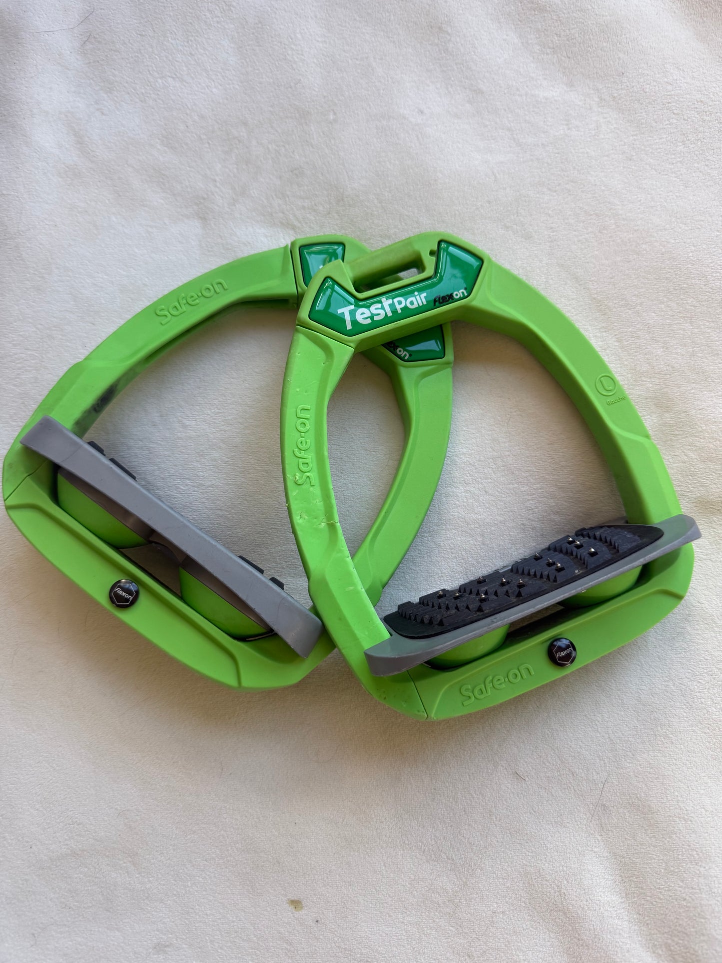 Flex-On Safe-On Stirrups, Ultra Grip, Incline Stirrups