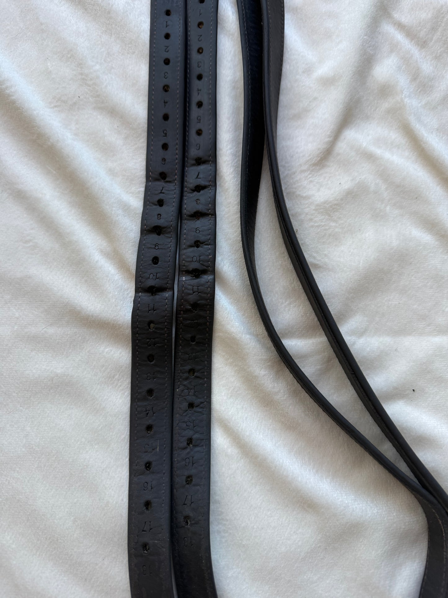 Voltaire Stirrup Leathers, Nice Condition, 145cm/58” - Used