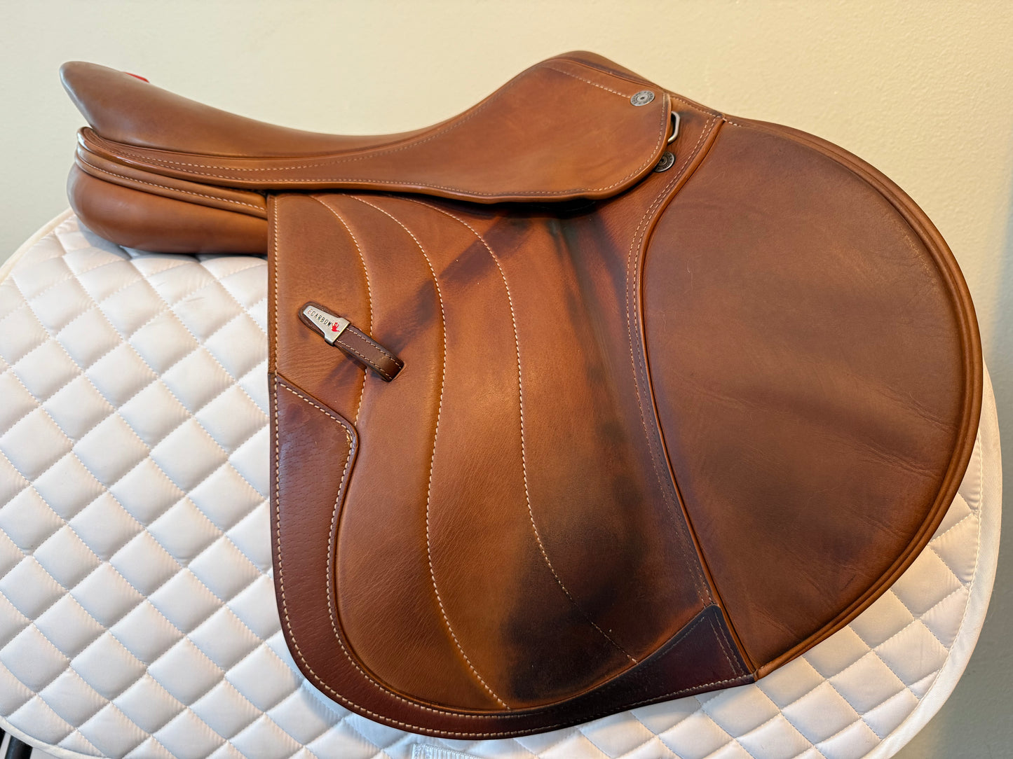 17 - 2024 Equipe Allegra, Normal/Forward Flap, Medium - Exceptional Condition