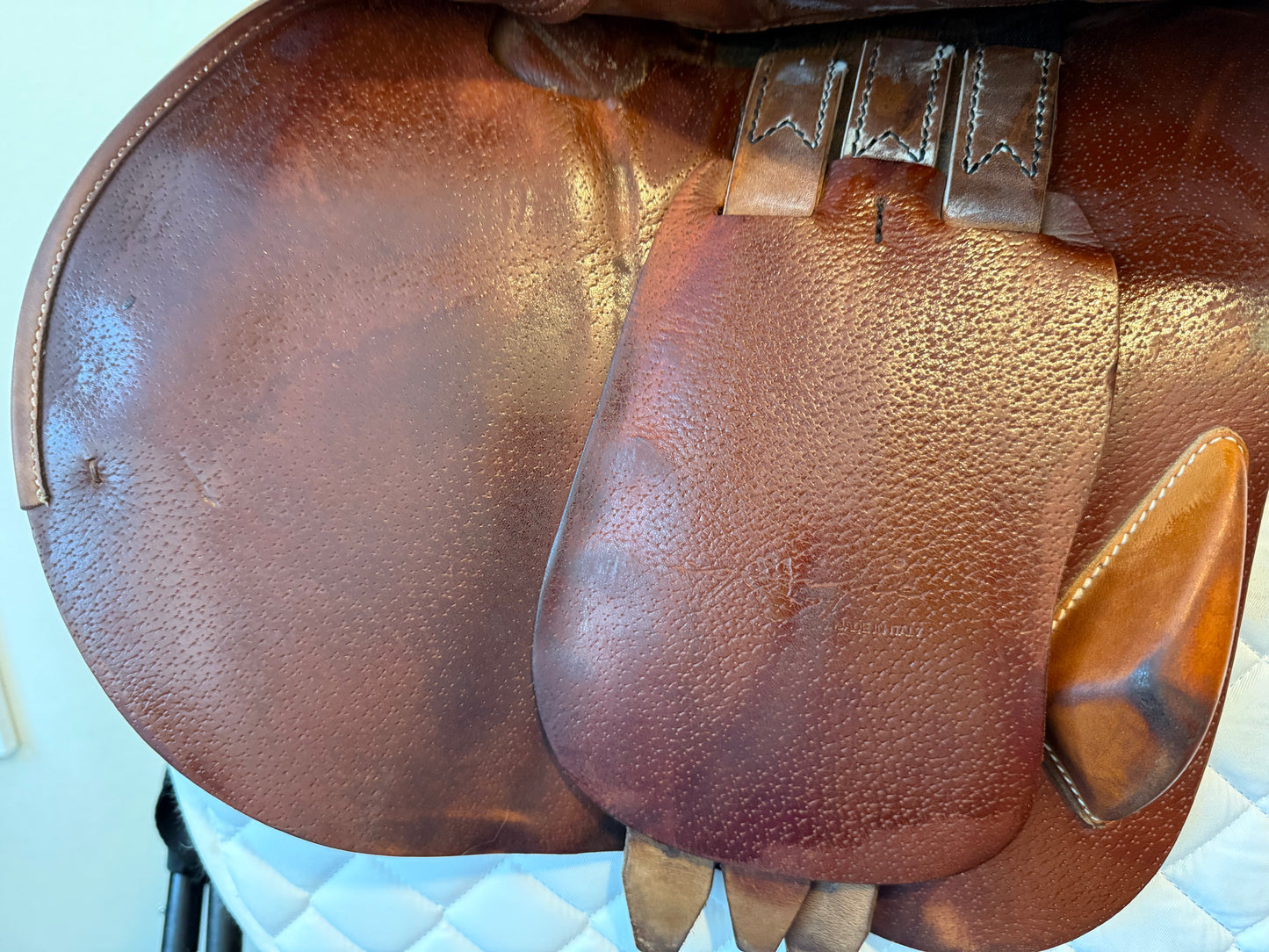 17 - 2024 Equipe Allegra, Normal/Forward Flap, Medium - Exceptional Condition