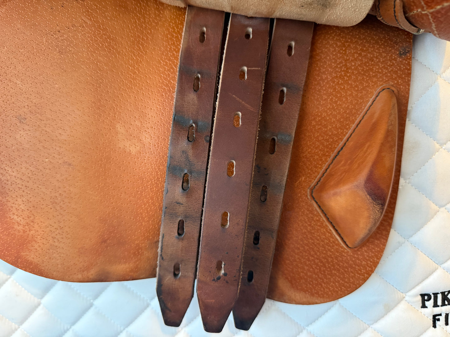 17 - 2024 Equipe Allegra, Normal/Forward Flap, Medium - Exceptional Condition