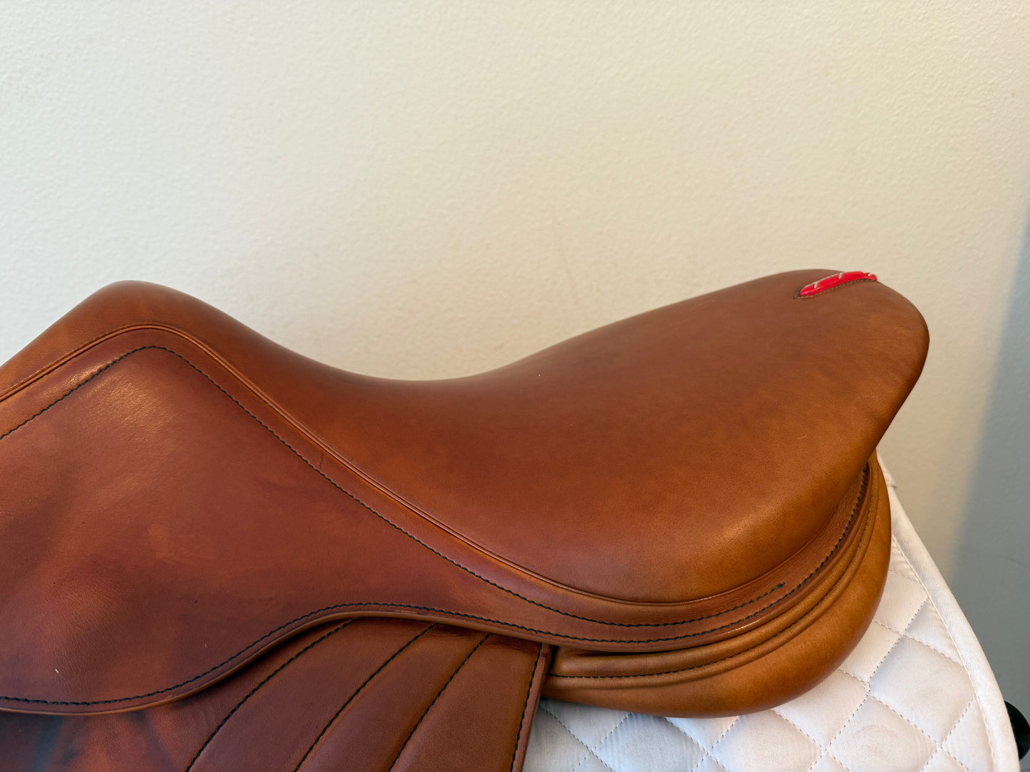 17 - 2024 Equipe Allegra, Normal/Forward Flap, Medium - Exceptional Condition