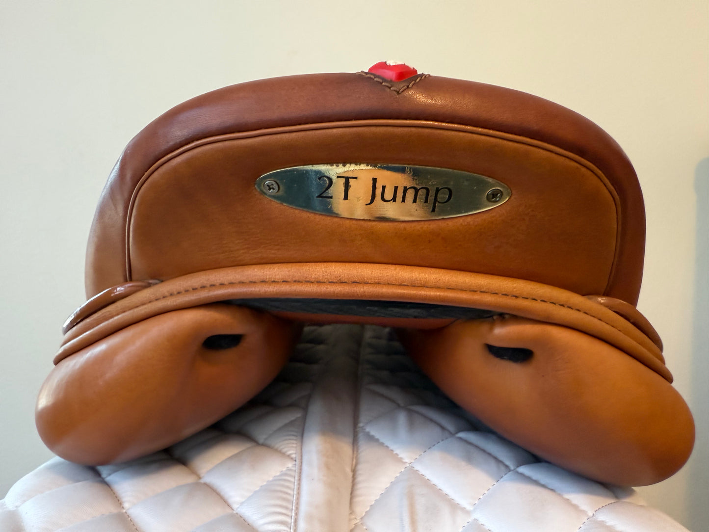 17 - 2024 Equipe Allegra, Normal/Forward Flap, Medium - Exceptional Condition