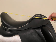 18.5 - Custom Saddlery Custom Advantage R Dressage Saddle- Excellent Condition