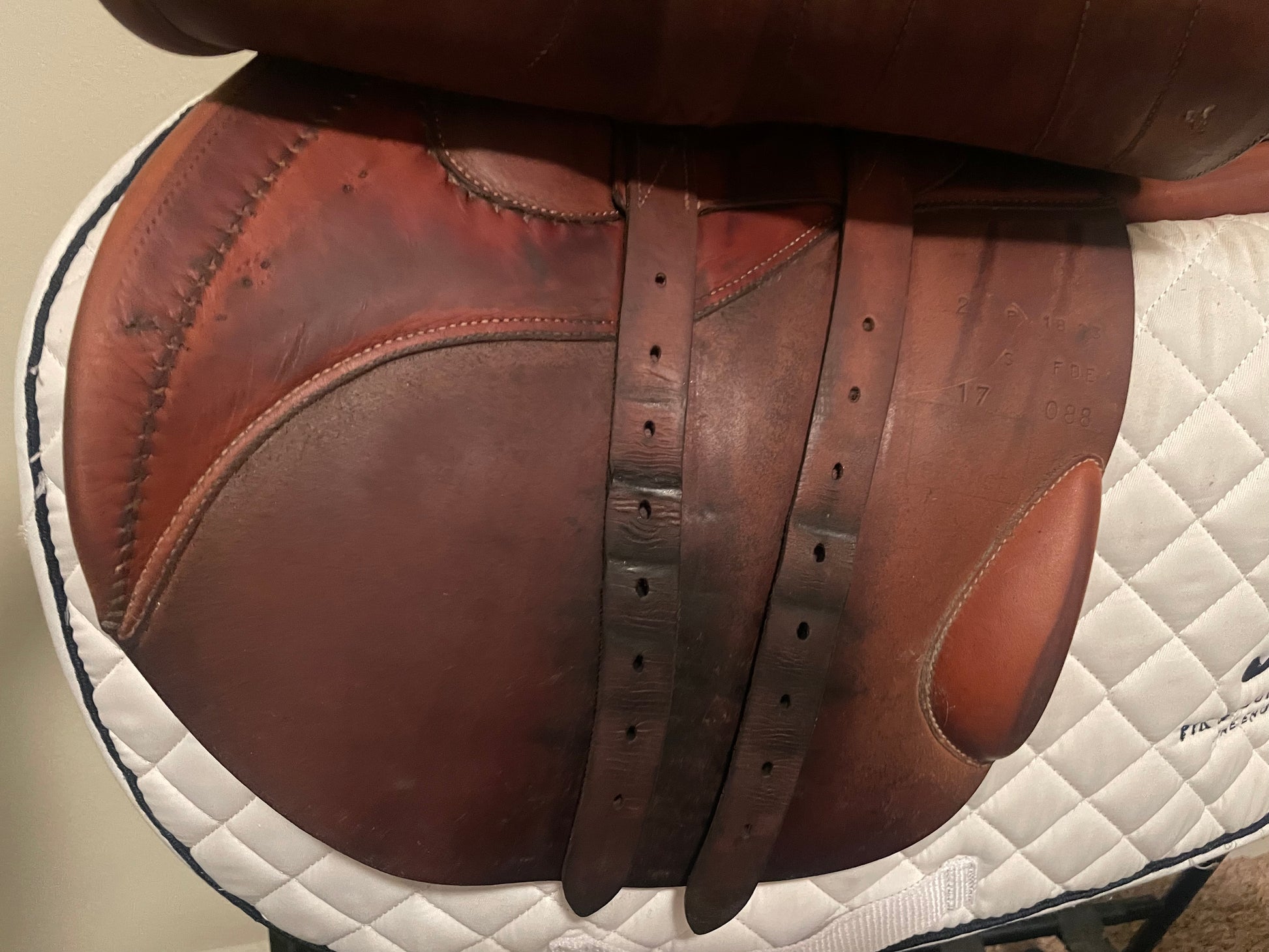 Butet Premium Saddle 18" Seat 2 Flap