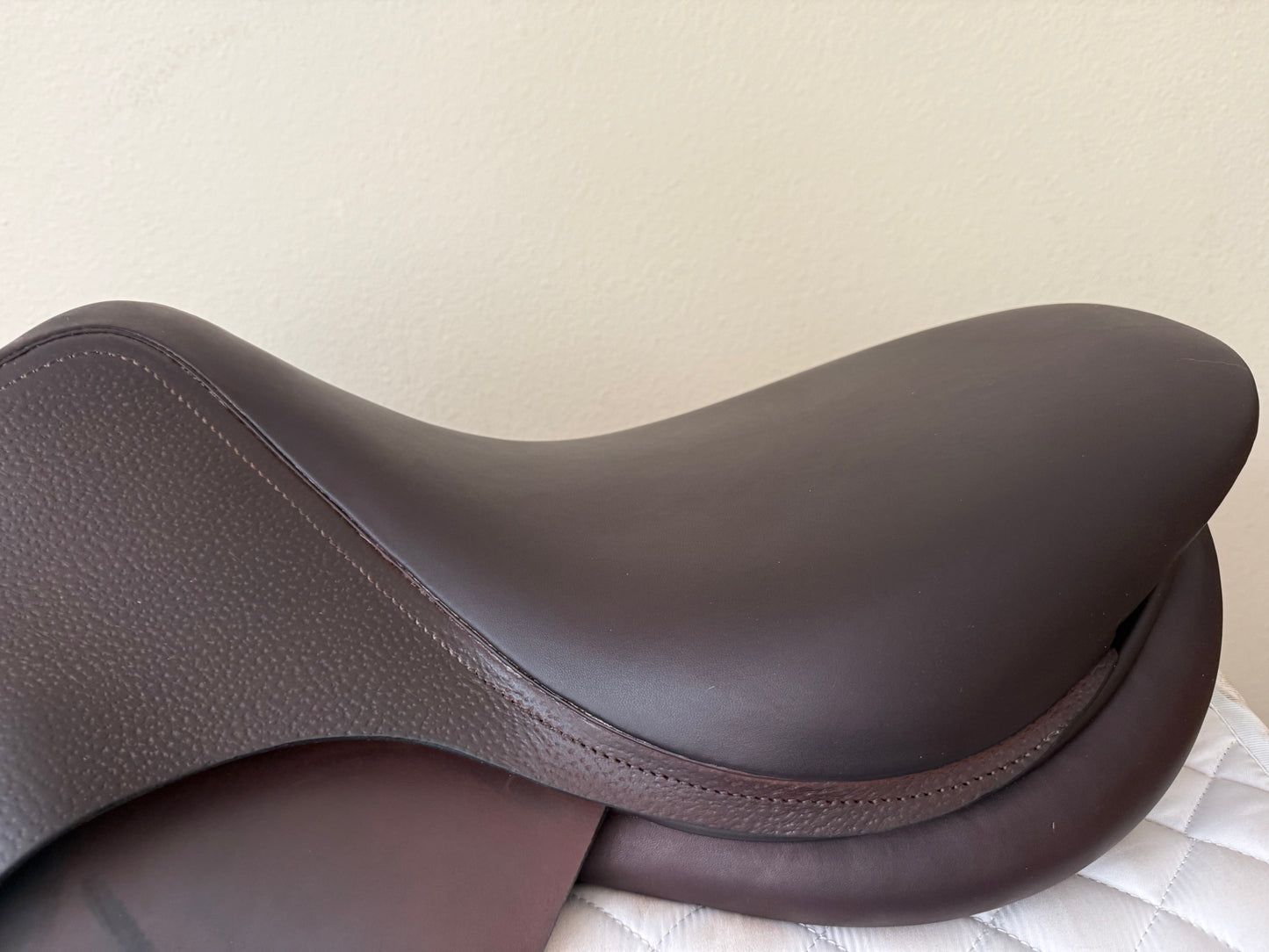 17.5 - 2023 Butet Practice “L” Seat, Nearly New!!!