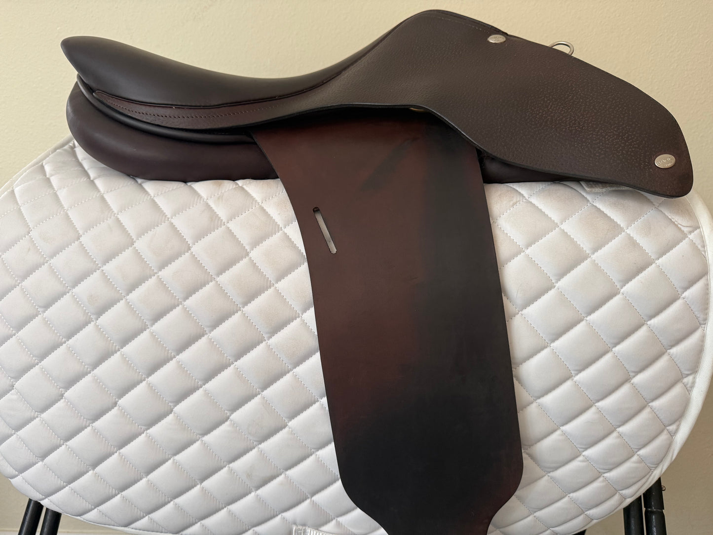 17.5 - 2023 Butet Practice “L” Seat, Nearly New!!!