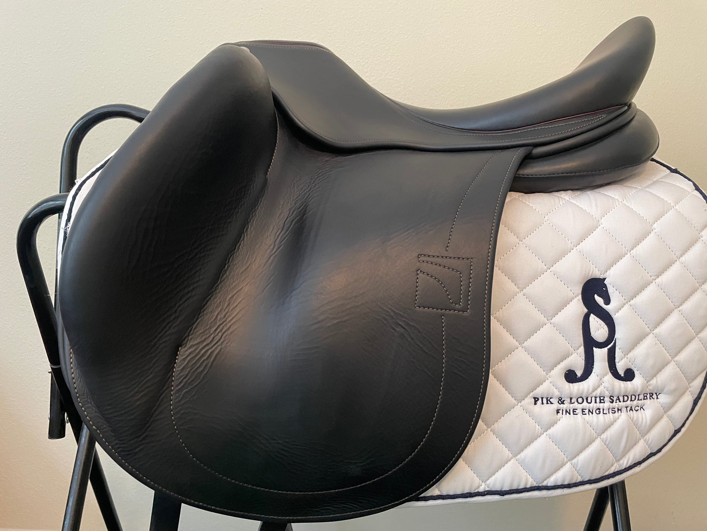 Childeric DHE Dressage SADDLE.