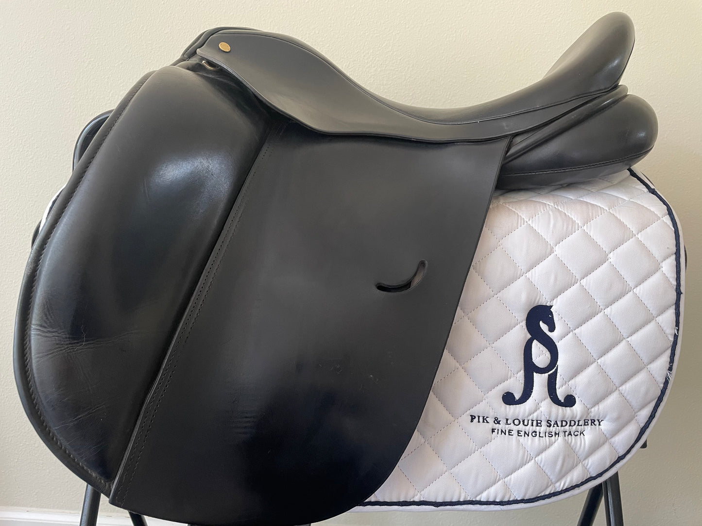 Dressage Saddle in Excellent Condition, Used Horse Saddle.