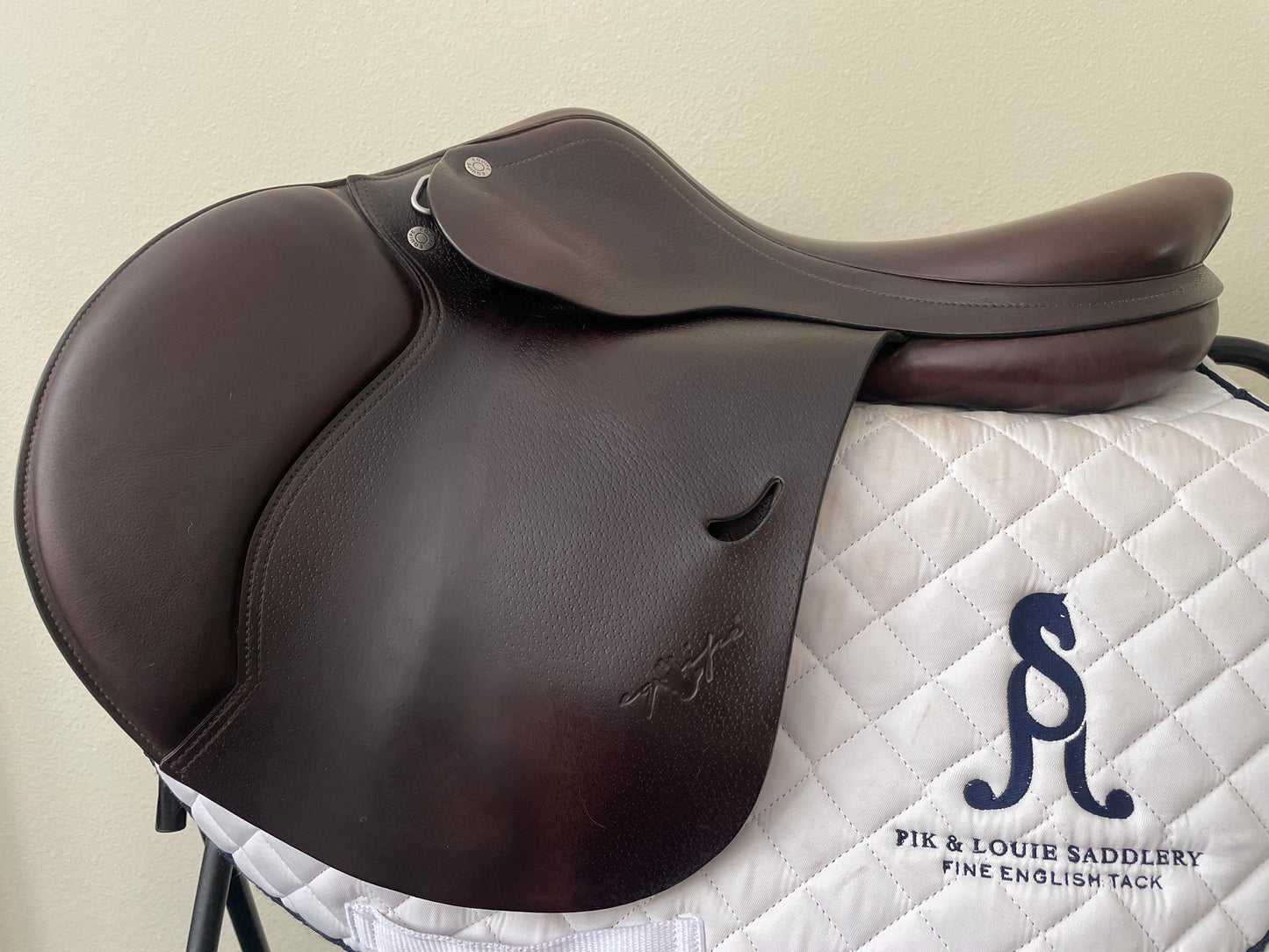 Equipe 16.5" Emporio Jumping Saddle